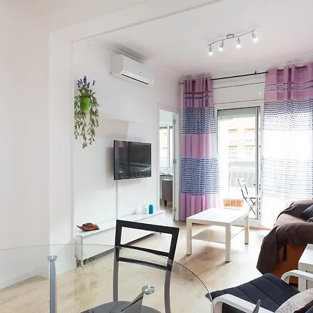 Sagrada Familia Butterfly Apartment